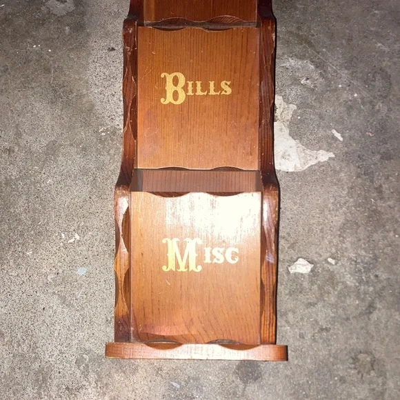 📬✉️ Vintage 1970s / 1980s Straw Wooden Gold Ink Wall Organizer for Mail 📦📭 - Picture 3 of 7